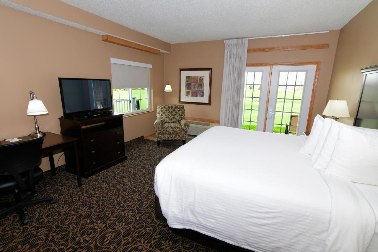 Cobblestone Inn & Suites - Denison | Majestic Hills Buitenkant foto