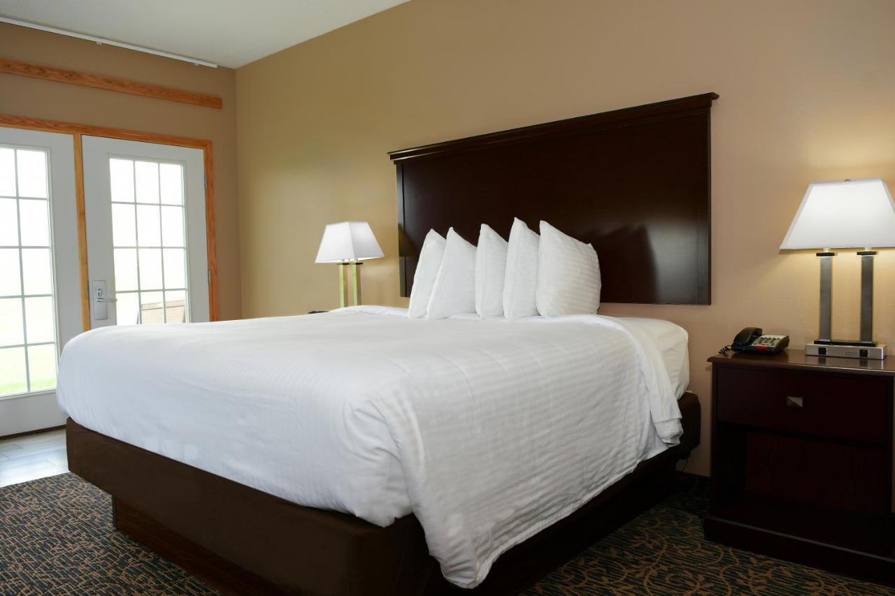 Cobblestone Inn & Suites - Denison | Majestic Hills Buitenkant foto