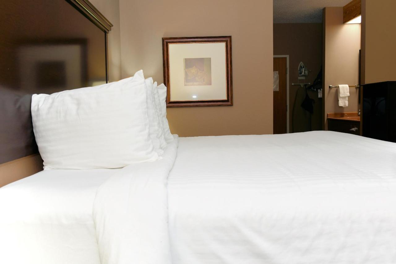 Cobblestone Inn & Suites - Denison | Majestic Hills Buitenkant foto