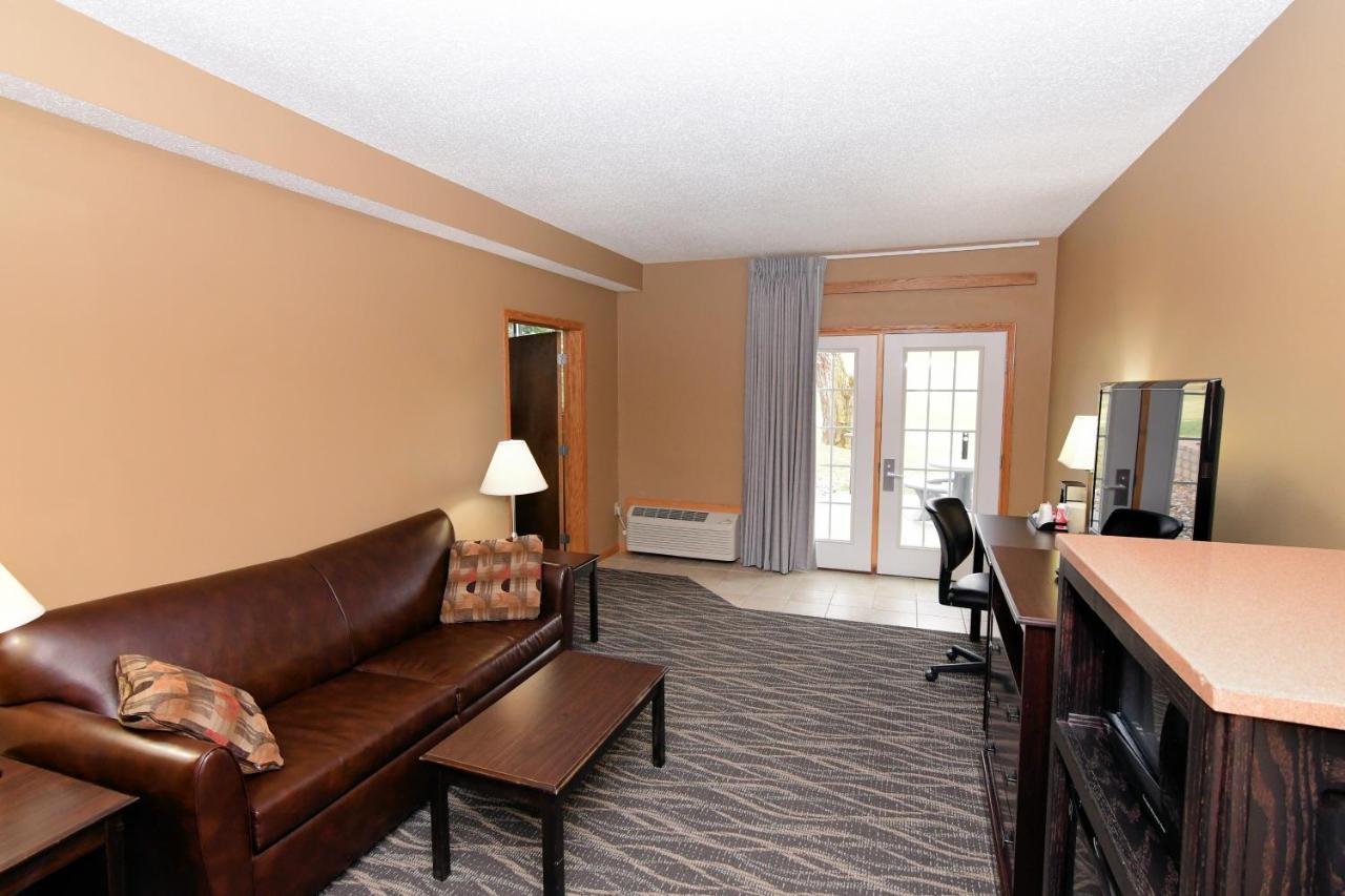 Cobblestone Inn & Suites - Denison | Majestic Hills Buitenkant foto