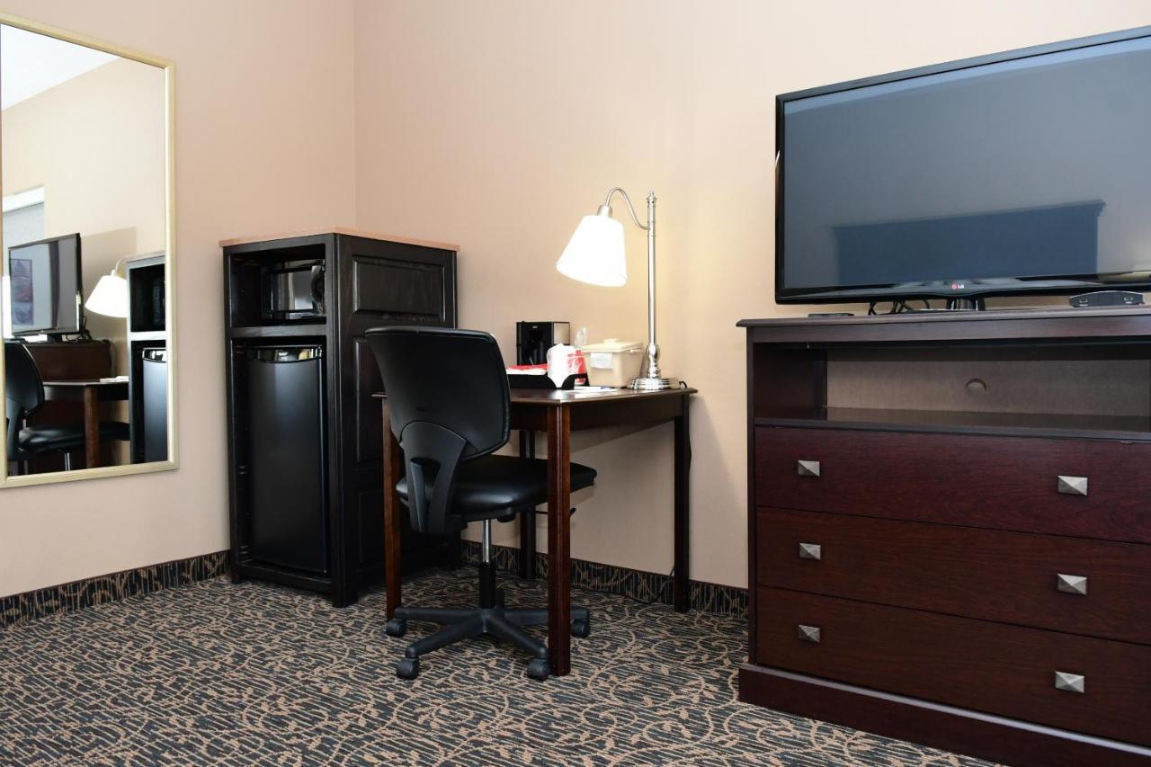 Cobblestone Inn & Suites - Denison | Majestic Hills Buitenkant foto