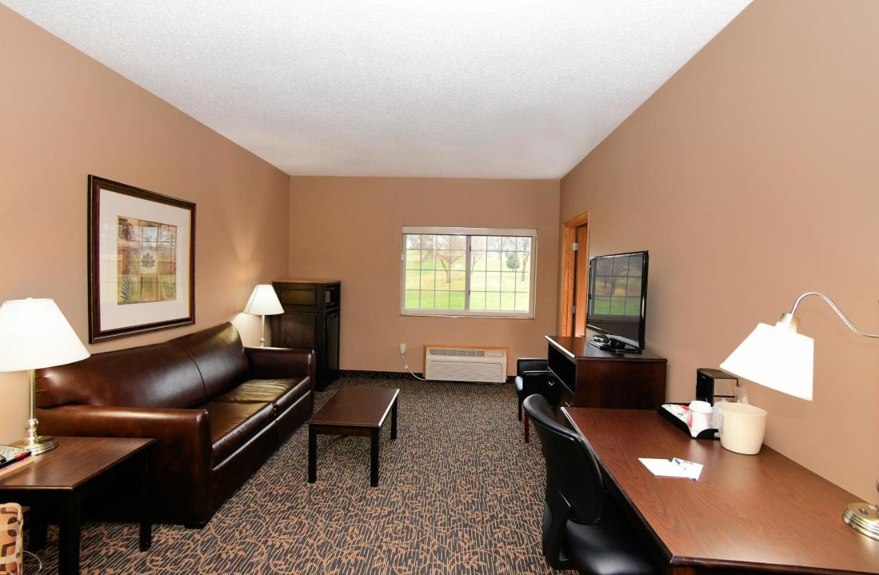 Cobblestone Inn & Suites - Denison | Majestic Hills Buitenkant foto