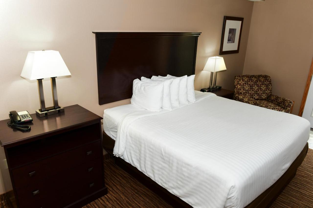 Cobblestone Inn & Suites - Denison | Majestic Hills Buitenkant foto