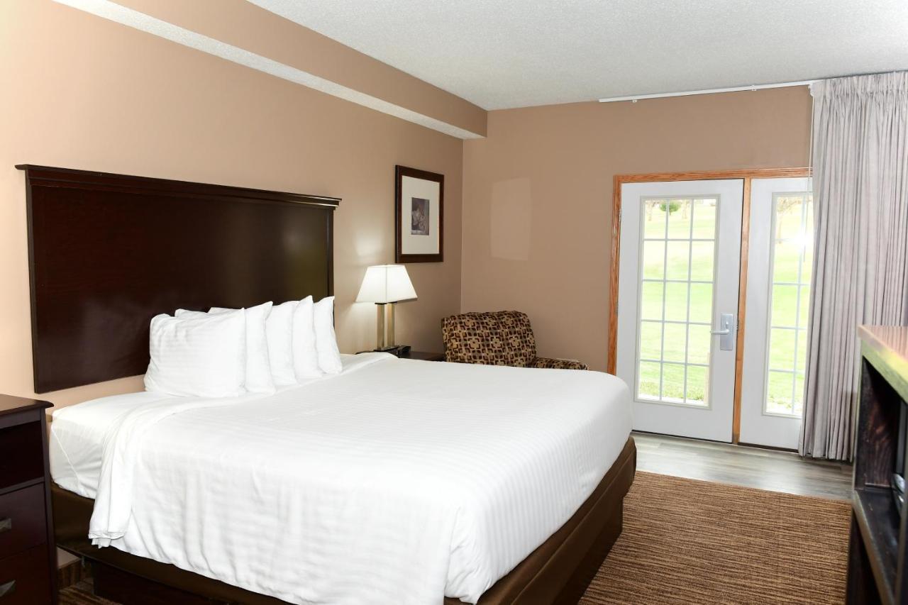Cobblestone Inn & Suites - Denison | Majestic Hills Buitenkant foto