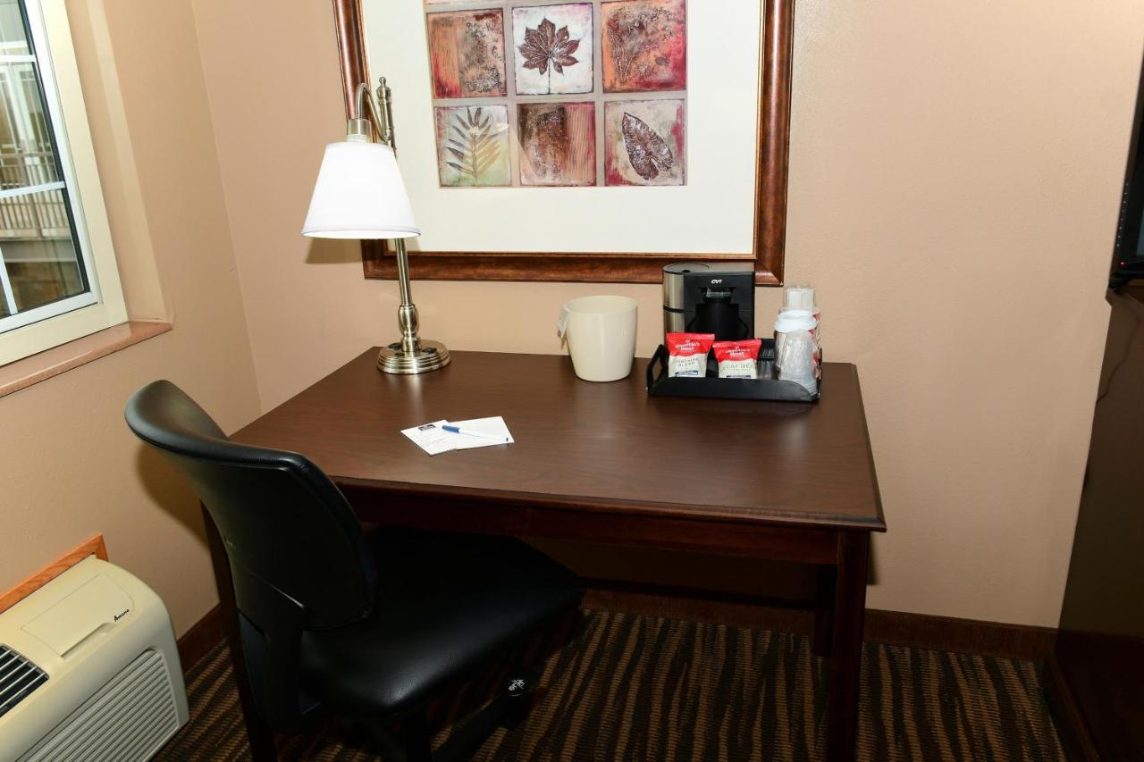 Cobblestone Inn & Suites - Denison | Majestic Hills Buitenkant foto