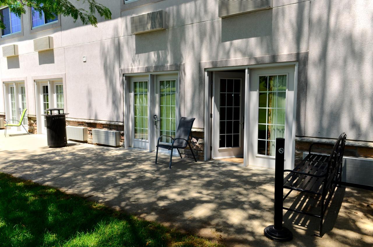 Cobblestone Inn & Suites - Denison | Majestic Hills Buitenkant foto