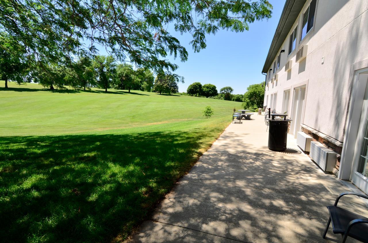 Cobblestone Inn & Suites - Denison | Majestic Hills Buitenkant foto