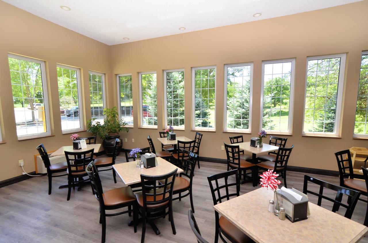 Cobblestone Inn & Suites - Denison | Majestic Hills Buitenkant foto
