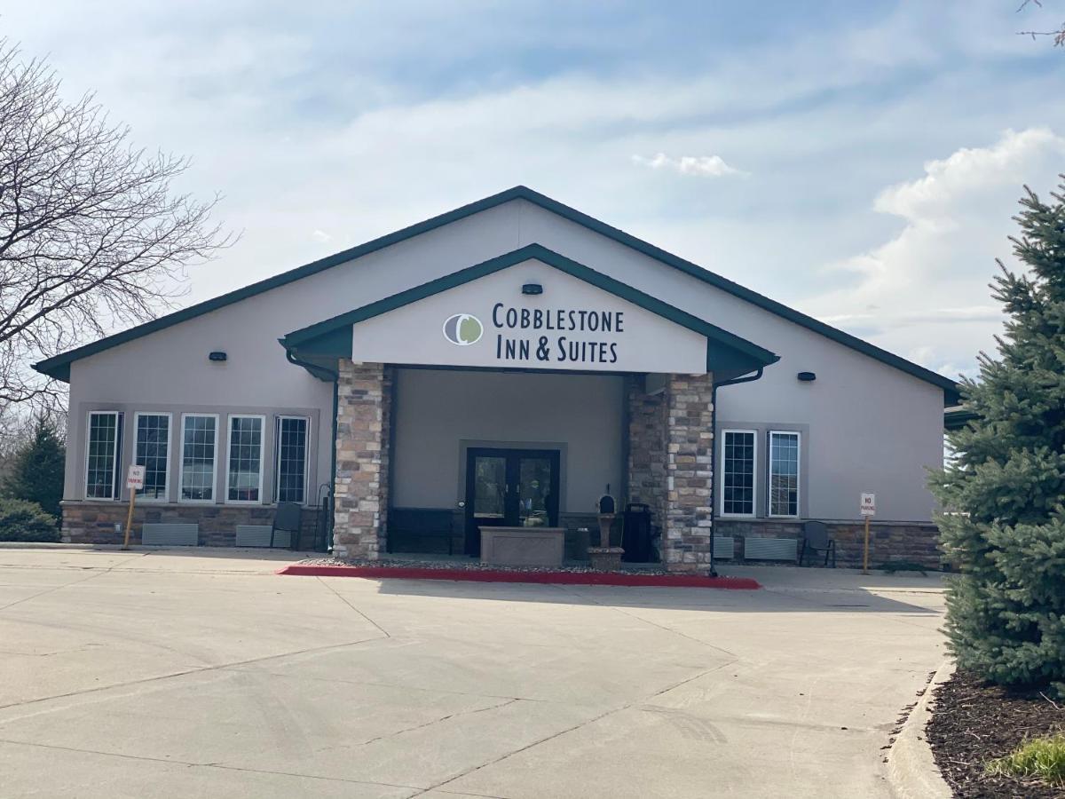 Cobblestone Inn & Suites - Denison | Majestic Hills Buitenkant foto